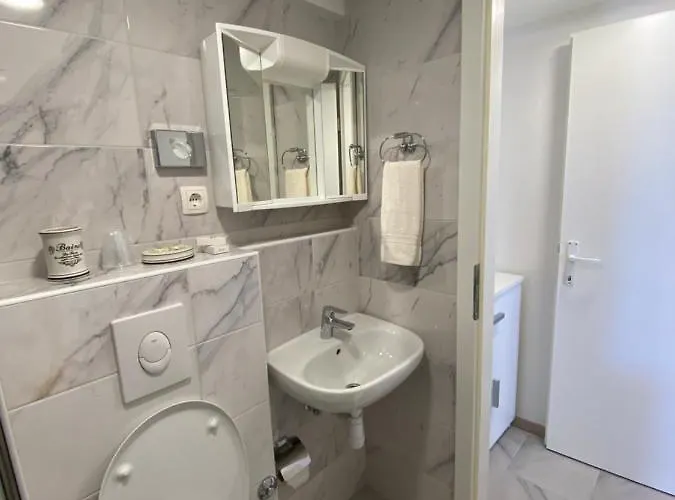Leo Apartment *