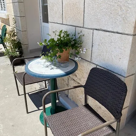 Apartman Leo *